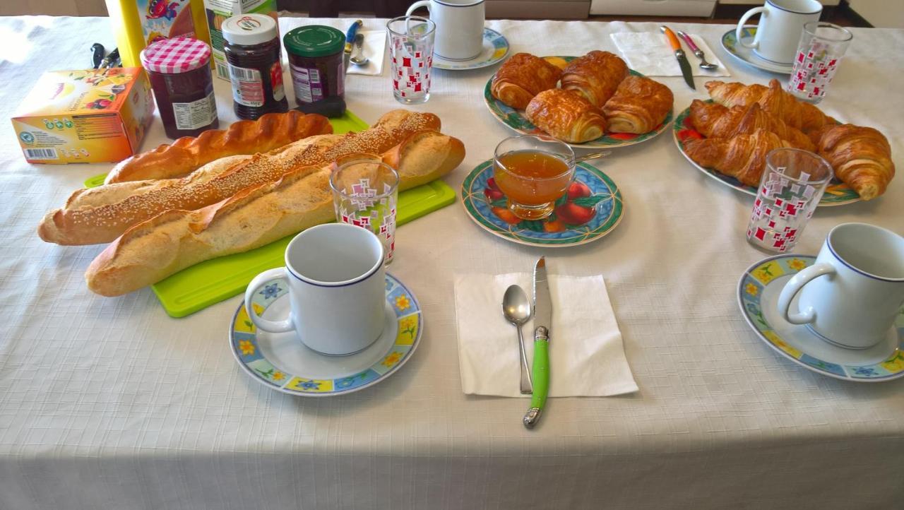 Chez Naomi Bed and Breakfast Saint-Jean-de-Cornies Eksteriør billede